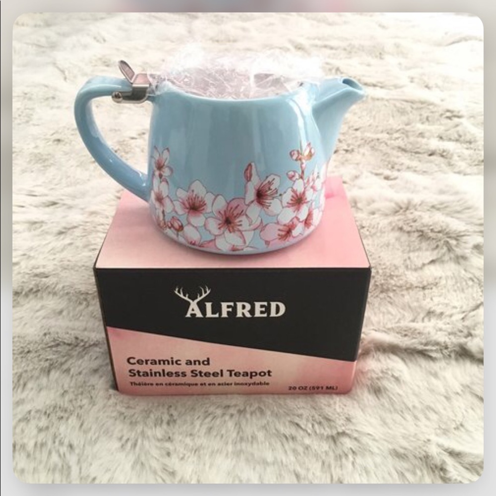 NWT Alfred Teapot